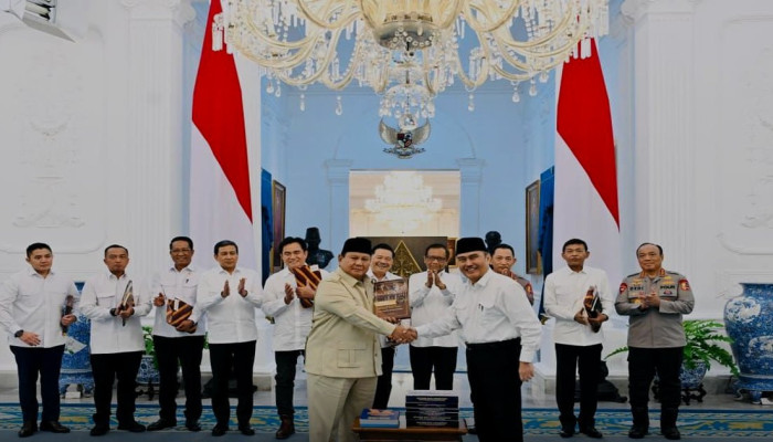 10 Buku Rekomendasi Diserahkan ke Prabowo, Reformasi Polri Ditarget Tuntas 2029