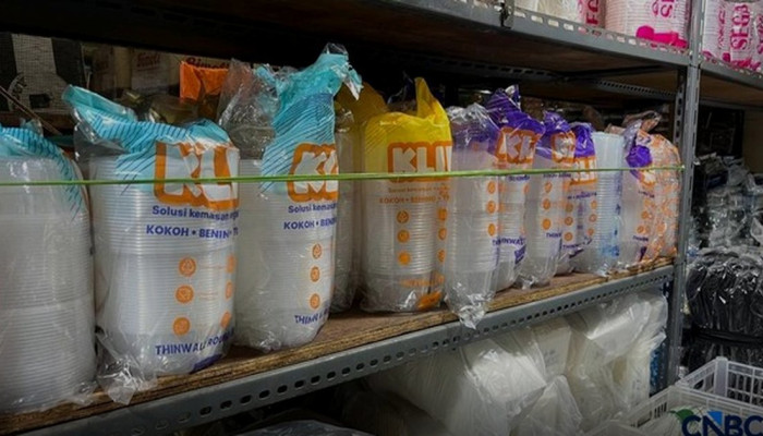 Harga Tas Kresek Naik 100 Persen, Industri Plastik Tanggung Sendiri Sebagian Kenaikan Biaya