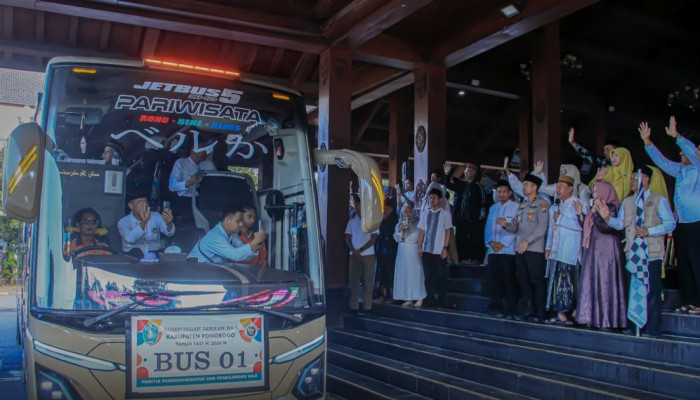 557 Jemaah Haji Ponorogo Diberangkatkan Dua Kloter, Plt Bupati Lisdyarita Titip Doa untuk Kabupaten