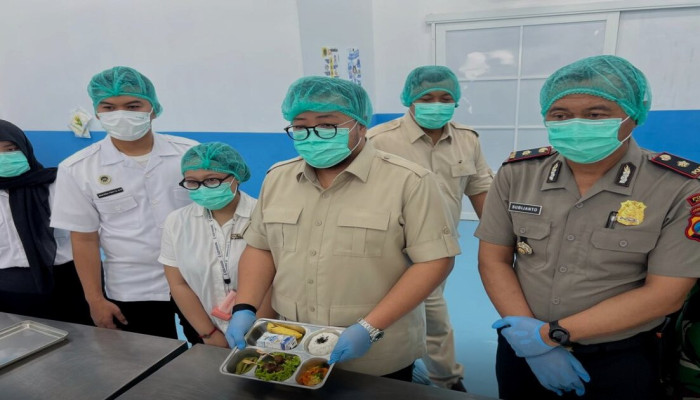 Anggota DPR Gerindra Gus Mamak Tinjau Dapur MBG Kepanjen, Fasilitas dan Kualitas Makanan Dinyatakan Layak
