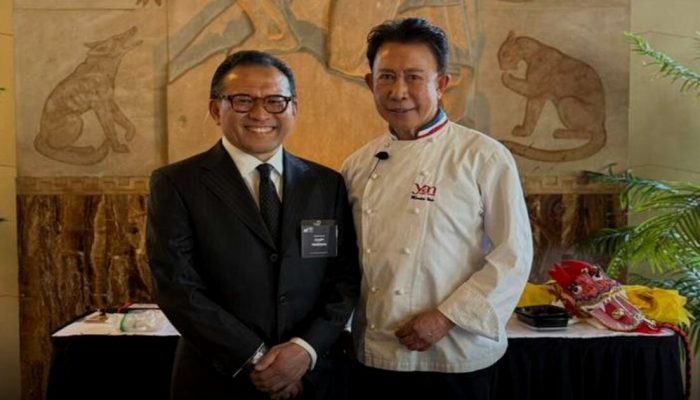 Chef Martin Yan Siap Bantu Kenalkan Rendang dan Sate ke Publik Amerika Serikat
