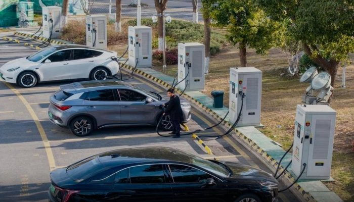 China Tembus 20,7 Juta Konektor Pengisian EV, Indonesia Kejar dengan 4.655 SPKLU Baru di 2025