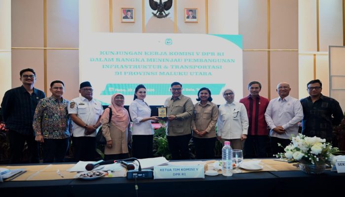 Danang Wicaksana Desak Perbaikan Jalan dan Pelabuhan di Maluku Utara saat Reses Komisi V DPR