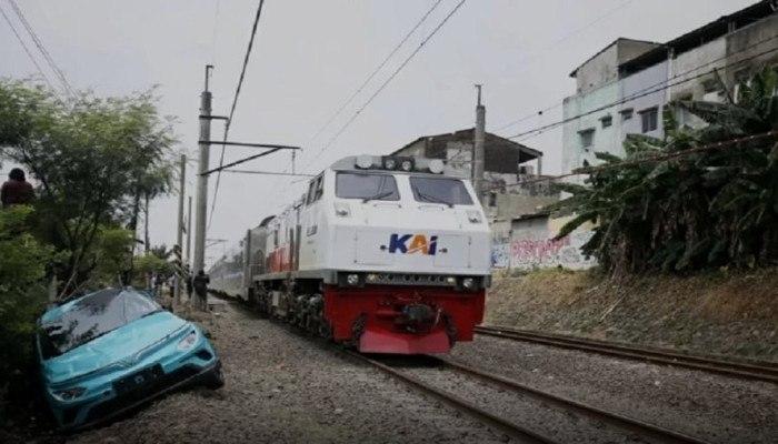 Jadwal KA dari Stasiun Gambir dan Pasar Senen Masih Terganggu Rabu (29/4) Akibat Tabrakan di Bekasi
