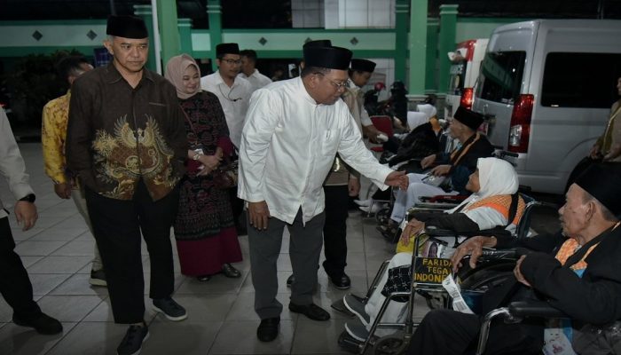 Kamar Diisi 10 Orang, DPR Soroti Kenyamanan Jemaah di Embarkasi Haji Donohudan 2026