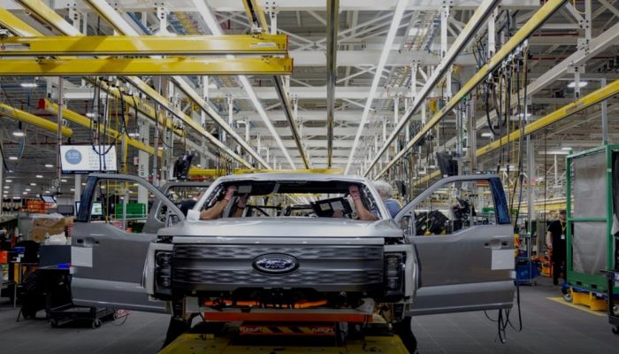 Kerugian Ford Tembus Rp331 Triliun, Eksekutif Kunci EV Mundur setelah Penjualan Anjlok 52 Persen