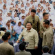 Prabowo Kunjungi SMAN 1 Cilacap, Ajak Ratusan Siswa Nyanyikan Lagu Nasional Bersama