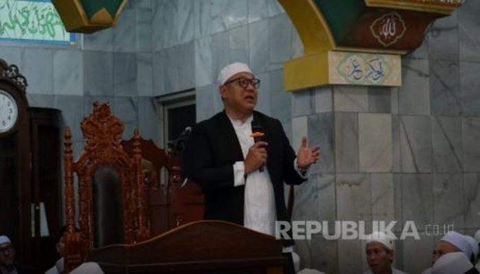 Pradi Supriatna Hadiri Silaturahmi Subuh di Masjid Al Huda Depok, Bantu Dua AC dan Satu Sapi