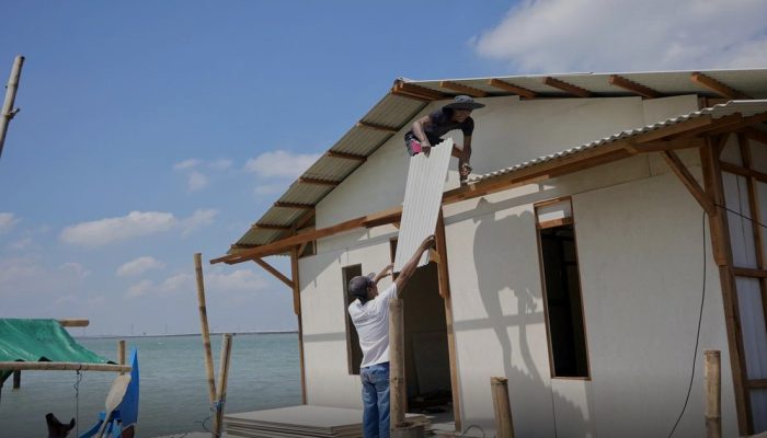 Satu-satunya Penghuni Tersisa di Dusun Tenggelam Demak, Mak Jah Kini Dapat Rumah Apung dari Pemprov Jateng