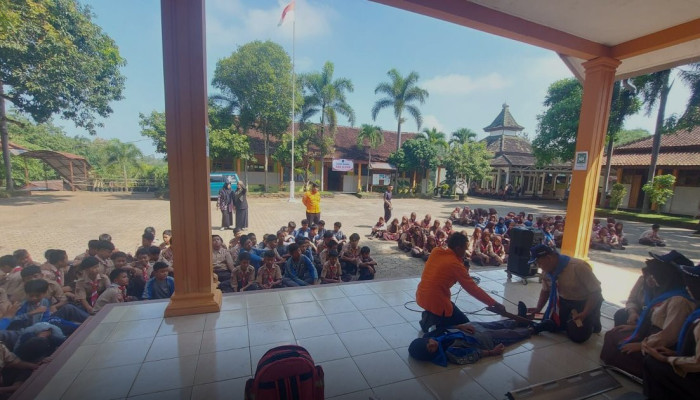 Simulasi Gempa di SMPN 2 Sidoharjo Wonogiri, Siswa Dilatih Evakuasi Mandiri