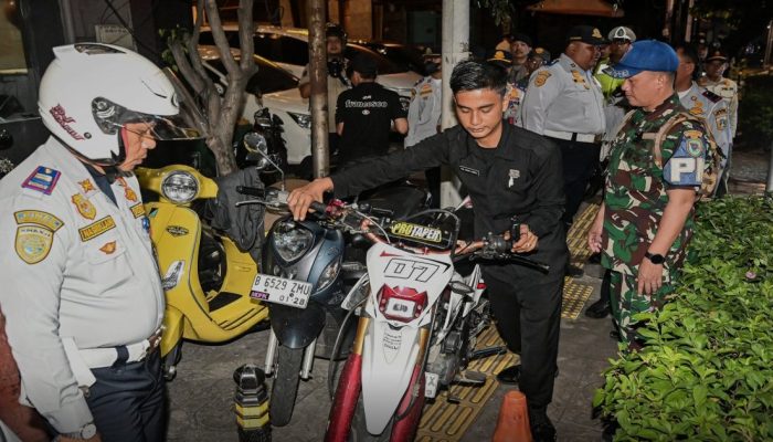 Trotoar Jalan Gunawarman Kebayoran Baru Direbut Kembali dari Kendaraan Parkir Liar