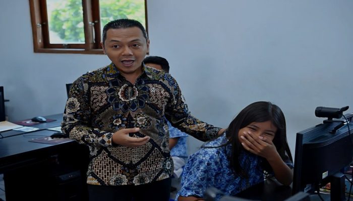 Wamendikdasmen Tinjau Kesiapan TKA di SD Kanisius Wonogiri, Tekankan Kejujuran kepada Siswa