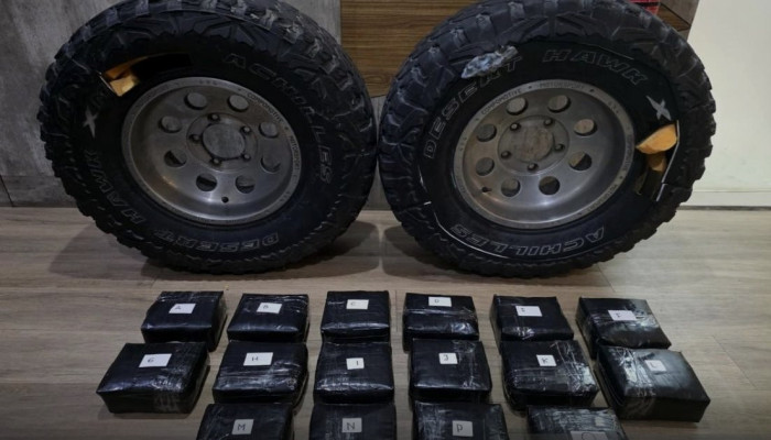 16 Kg Sabu Disembunyikan dalam Ban Mobil Towing, Dua Tersangka Ditangkap di Depok