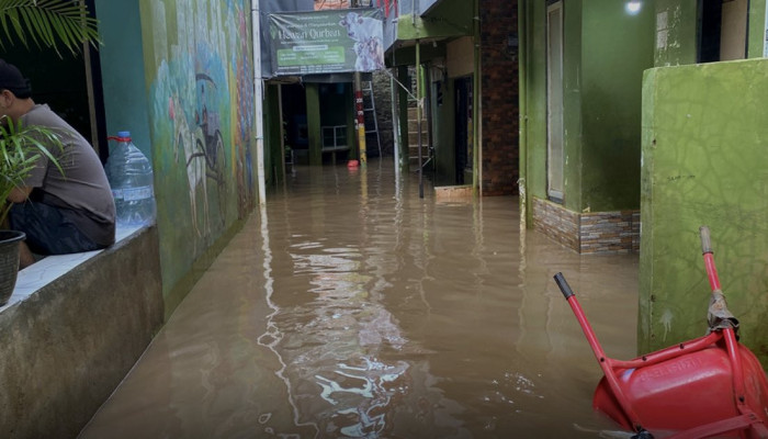 246 Warga Kebon Pala Terdampak Banjir Selasa Pagi, Kali Ciliwung Meluap Lagi
