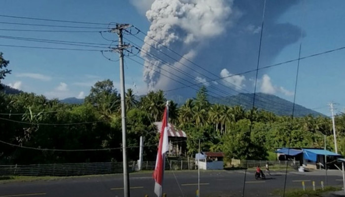 3 Pendaki Tewas di Gunung Dukono, 17 Selamat Dievakuasi Termasuk 7 WN Singapura