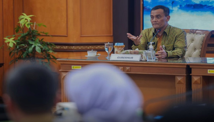 70 Persen Kontainer Jateng Masih Lewat Tanjung Priok, Gubernur Luthfi Desak Pembenahan Pelabuhan
