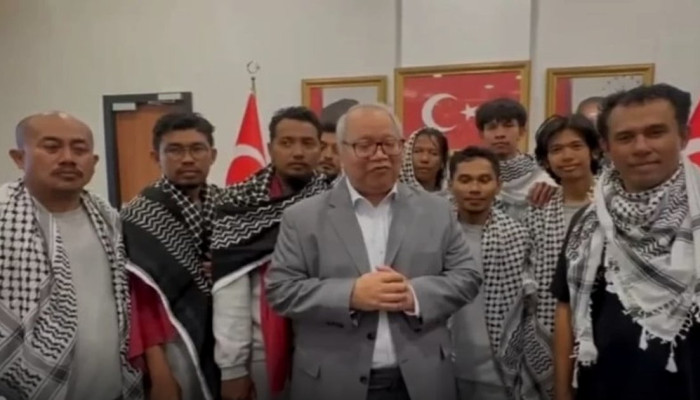 9 WNI di Kapal Global Sumud Flotilla Masih Jalani Pemeriksaan Kesehatan, Kemlu Beri Penjelasan