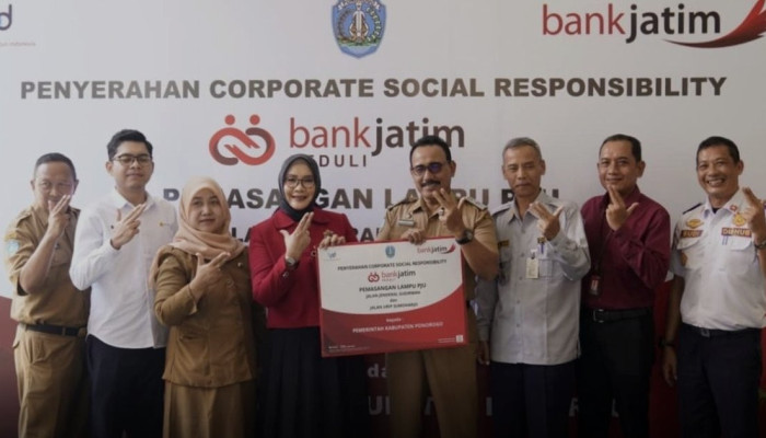 Bank Jatim Pasang PJU di Jalan Sudirman dan Urip Sumoharjo Ponorogo lewat Program CSR