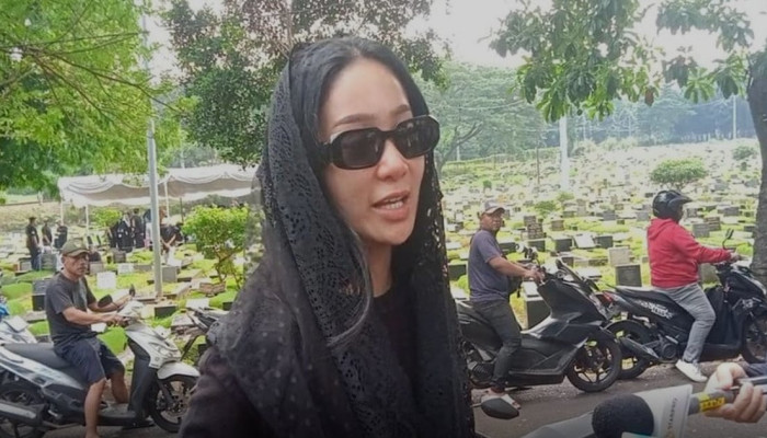 Bunga Zainal Ungkap Firasat Fisik Aneh Sebelum Ayahnya Sapuri bin Husein Wafat 5 Mei 2026