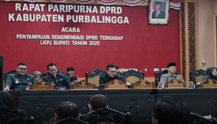 DPRD Purbalingga Serahkan Rekomendasi LKPj 2025, Bupati Fahmi Siap Tindaklanjuti Semuanya