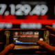 IHSG Tergelincir 52 Poin ke 6.318, Saham Barang Baku Ambruk 4,60 Persen