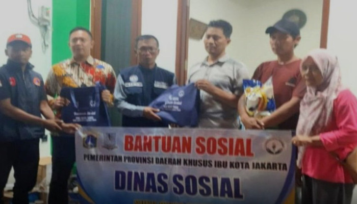 Korban Kebakaran Kontrakan Ciracas Ditampung di Tenda BPBD, Sudinsos dan PMI Jaktim Salurkan Bantuan Natura