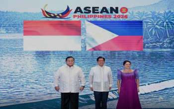 Prabowo Hadiri Jamuan Makan Malam KTT ke-48 ASEAN di Cebu, Kenakan Barong Bermotif Batik