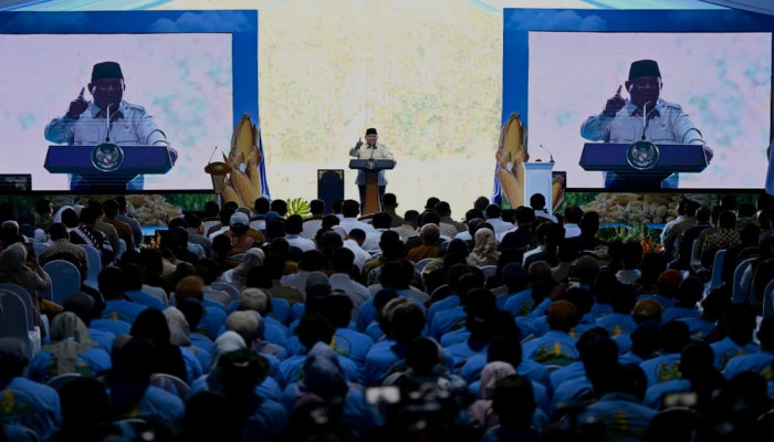 Prabowo Hadiri Panen Raya Jagung dan Groundbreaking 10 Gudang Pangan Polri di Tuban