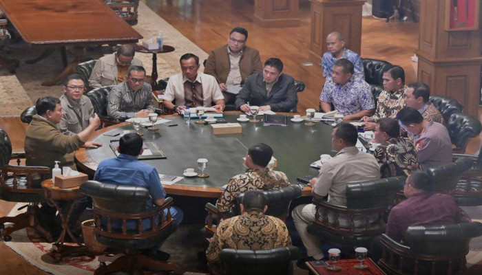 Rapat di Hambalang, Prabowo Kumpulkan Kabinet Bahas Aspirasi Buruh dan Peran Kampus