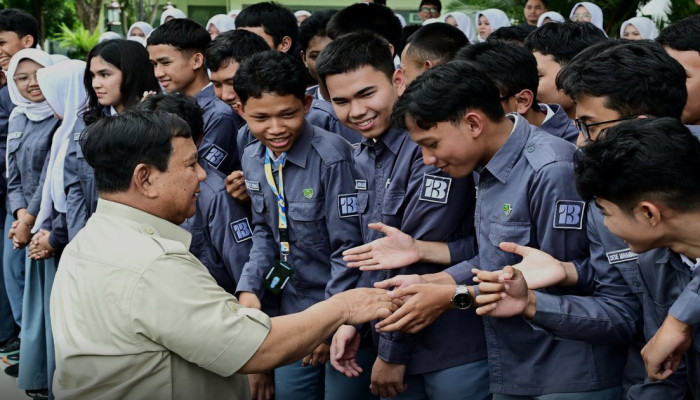 Ratusan Pelajar Jabar Bertemu Presiden Prabowo di Istana, Siswa SMAN 2 Sukatani Ngobrol Langsung lewat Telepon
