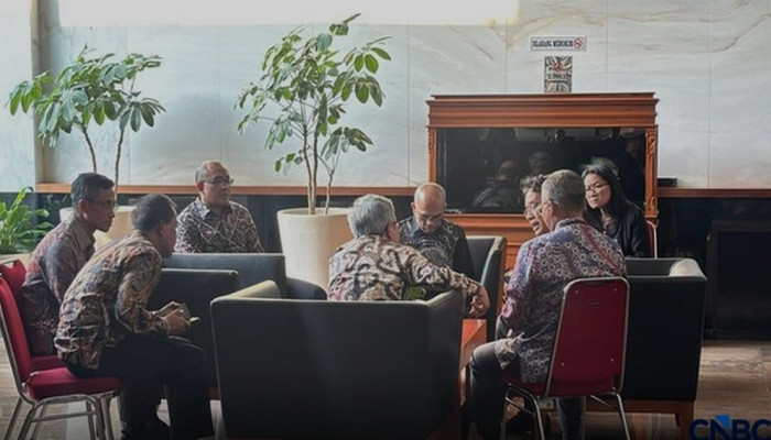 Rupiah Sentuh Rp 17.500 per Dolar, Menkeu Purbaya Gelar Rapat Darurat Siapkan Dana Stabilisasi