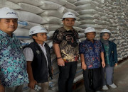 Sidak Gudang Bulog Lamongan, Khilmi Sebut Stok Beras Lebih Tinggi dari Tahun Lalu