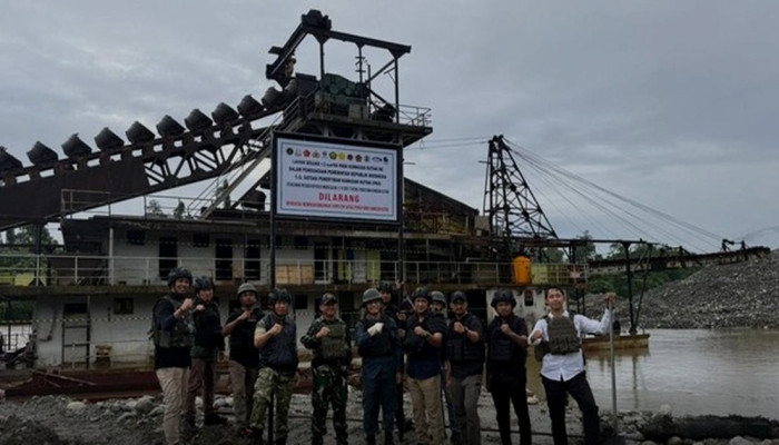 TNI Kuasai 200 Hektar Kawasan Hutan, 10 Alat Berat Tambang Emas Ilegal Disita di Nabire