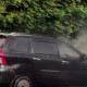 Toyota Avanza Terbakar di Tol Jagorawi KM 12, Pengemudi Selamat Tanpa Luka