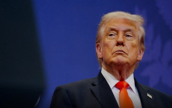 Trump Ancam Bom Iran Lebih Besar jika Negosiasi Gagal, Teheran Masih Tinjau Proposal AS