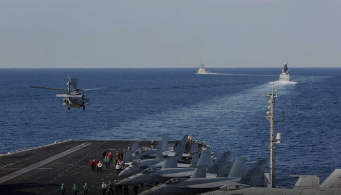 Trump Kerahkan Lebih dari 100 Pesawat dan Kapal Perang di Selat Hormuz dalam Operasi Bernama ‘Proyek Kebebasan’
