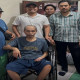 Warga Penderita Stroke di Mampang Prapatan Terima Bantuan Kursi Roda dari Gerindra Jakarta Selatan