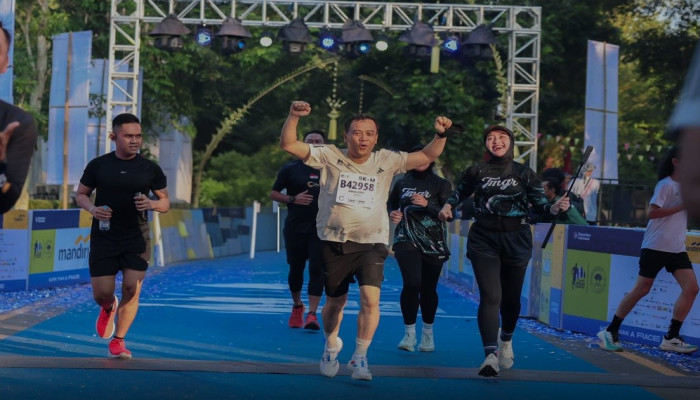10.200 Pelari dari 17 Negara Padati Mandiri Jogja Marathon 2026, Ahmad Luthfi Ikut Turun Lari