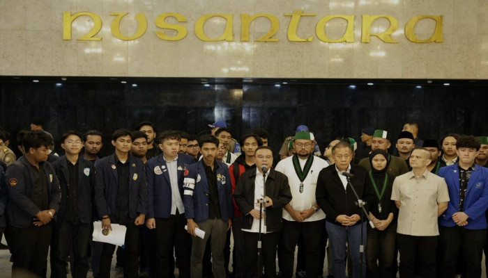 DPR dan Pemerintah Siapkan Revisi UU agar Pengangkatan Guru Honorer Ditangani Pusat