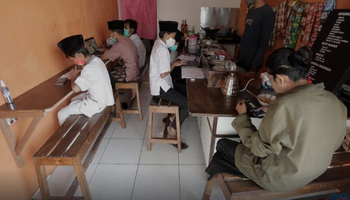 Omzet Anjlok, Warkop Tangsel Catat Pelanggan Kini Pilih Gorengan Rp5.000 Ketimbang Menu Lengkap