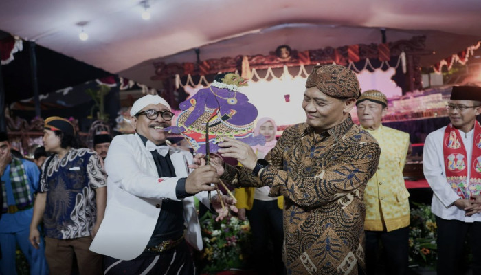 Paguyuban Jawa Tengah Gelar Wayang Kulit Dua Gagrak di Blok M Jakarta, Gubernur Luthfi Ikut Hadir