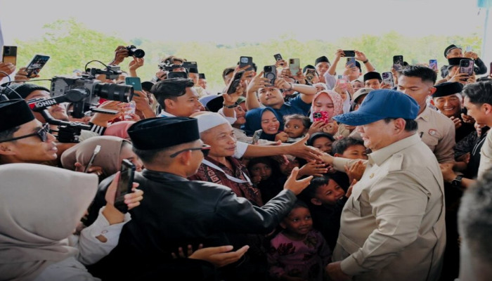 Prabowo Resmikan 1.151 KM Jalan Daerah dari Sampang, Sebut Infrastruktur Kunci Ketahanan Pangan