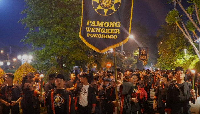 Ribuan Warga Ponorogo Bergerak Tengah Malam dengan Tapa Bisu, Sambut 1 Suro 1448 Hijriah
