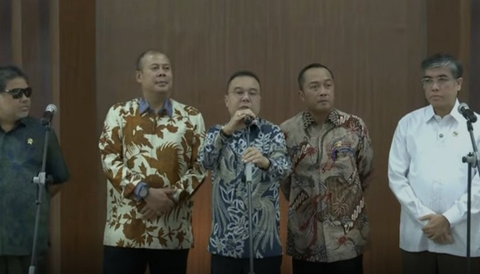 Satgas Mitigasi PHK Rapat di Senayan, Pemerintah Petakan Perusahaan Bermasalah dan Krisis Gas Industri